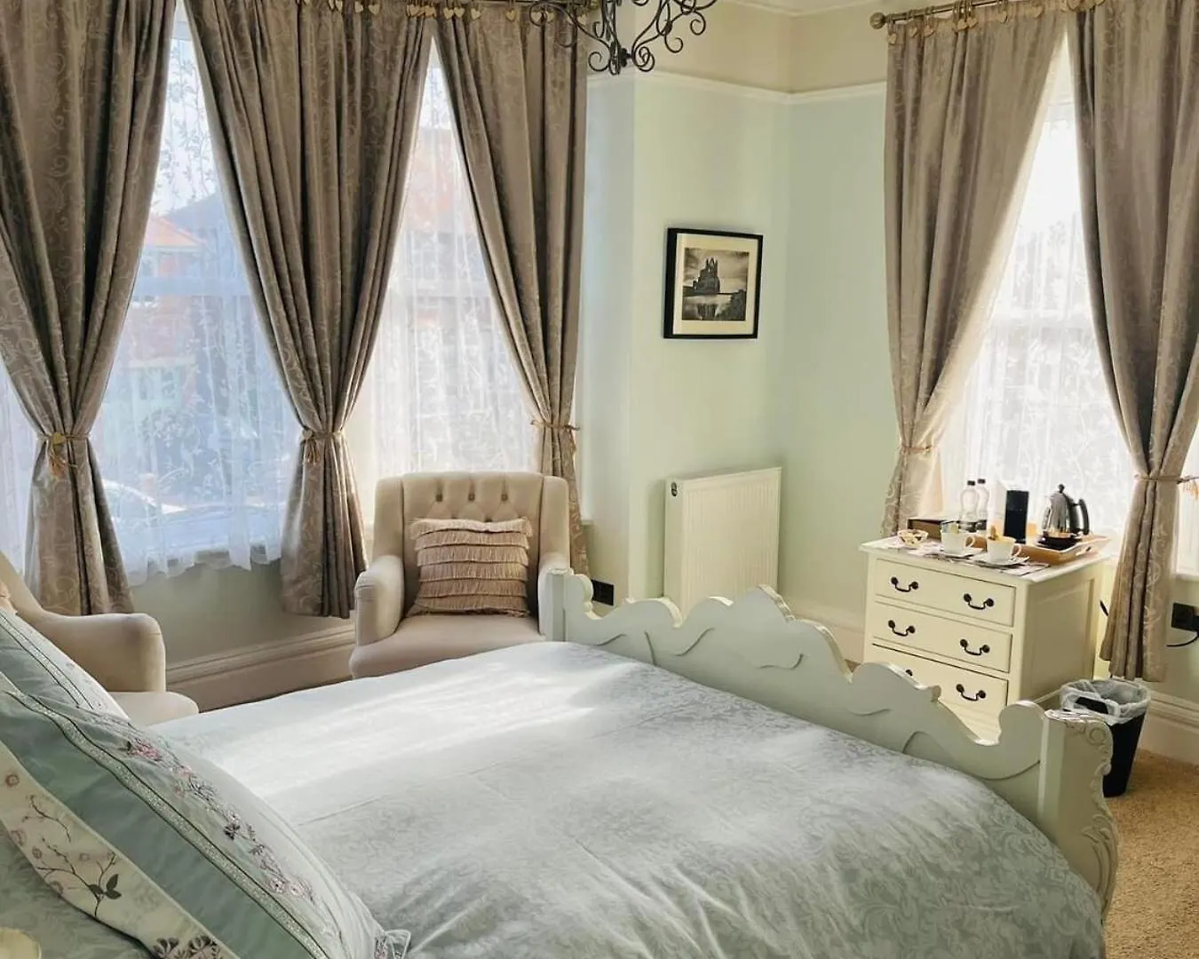 Abbotsleigh Of Whitby Bed & Breakfast
