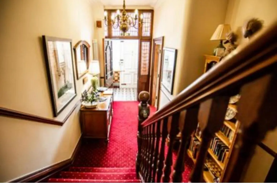 Abbotsleigh Of Whitby Bed & Breakfast